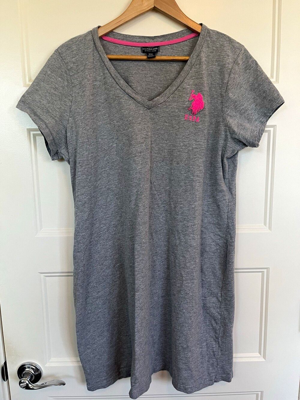 US Polo Assn Women XXL Gray V-Neck T-Shirt Sneaker Dress Pink Pony Logo